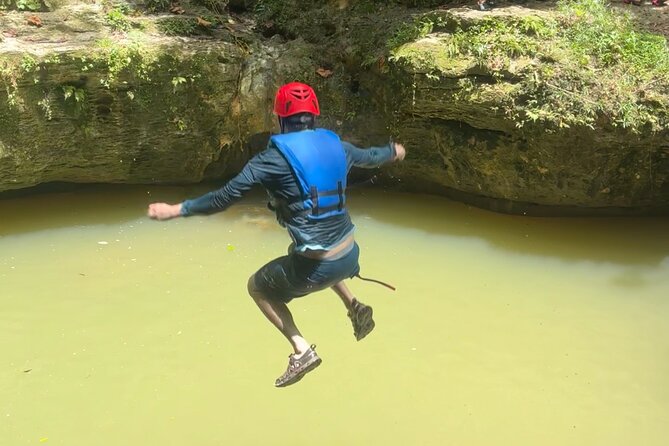 Adventure Half Day Explore Cueva Charco Azul and Cueva Arenales - Cueva Arenales and its small swimming canyon