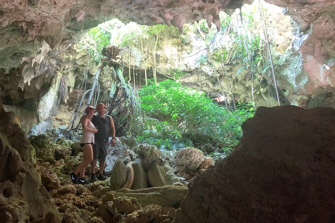 Adventure in Cave and the Guayaney Spring - Lunch comes before the final beach stop