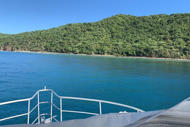 Culebra Snorkel and Beach Day with Lunch and Drinks - Lunch, rum drinks, and the boat’s social side
