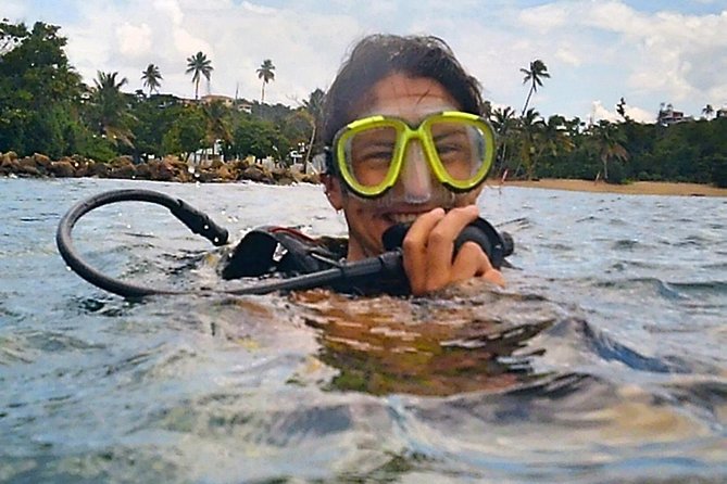 Discover Scuba Diving - Reaching the reef at up to 40 feet