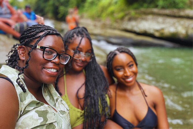 El Yunque: Waterslide and Plus Beach Round Trip - Guides make a big difference