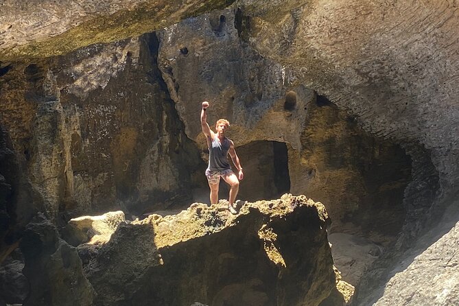 Explore Cueva del Indio + La Poza del Obispo Beach - Cueva del Indio and the Atlantic arches