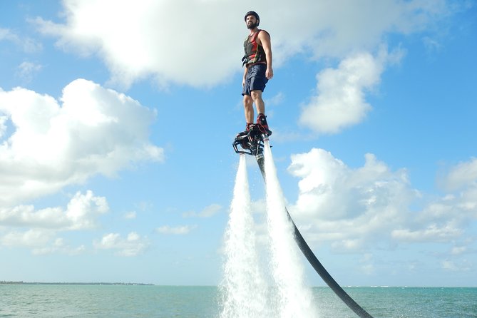 Flyboarding Experience in Luquillo Beach - The briefing, helmet, and life vest