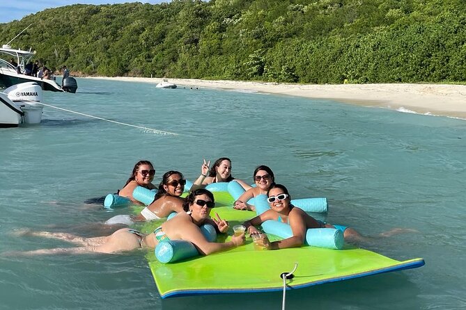 Full Charter All Inclusive for Icacos and Palomino - Four hours around Cayo Icacos