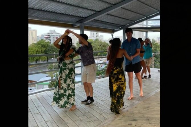 Learn Salsa in San Juan - Vivid beginner lesson - Pascual’s patient teaching style