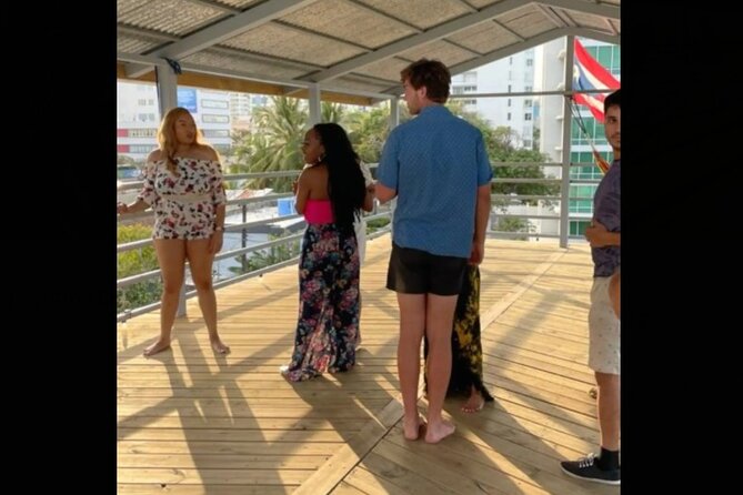 Learn Salsa in San Juan - Vivid beginner lesson - What the one-hour lesson is likely to feel like