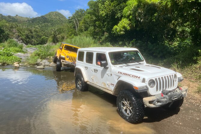 Off-Road Jeep Adventure from Carolina - Lunch and the local bakery stop