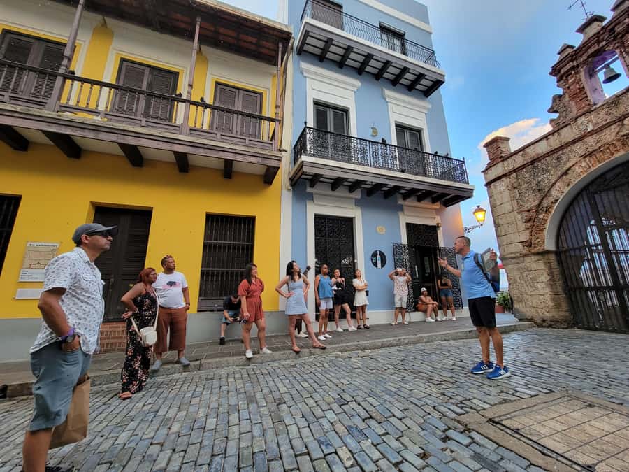 Old San Juan: San Cristobal Castle and Old Town Walking Tour - What the guides add