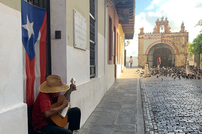 Old San Juan Walking Tour with a Local Certified Guide - Starting at Plaza Colon and getting your bearings