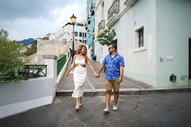 Old San Photoshoot Walking Tour - Starting at Plaza del Quinto Centenario