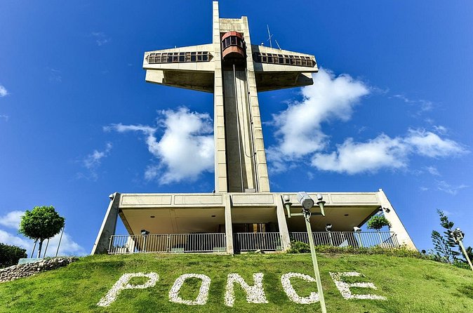 Ponce: Walking City Tour, Entry Seralles Museum & Dinner Included - Inside Castillo Serrallés for 90 minutes