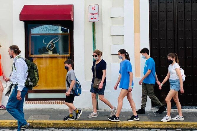 Private Walking Tour of Old San Juan, including forts - Looking over the community beyond the walls