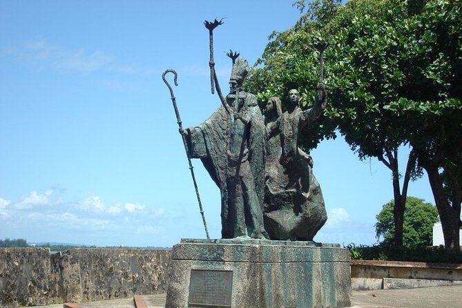 Private Walking Tour of Old San Juan, including forts - Cats, miracles, umbrellas, and city government
