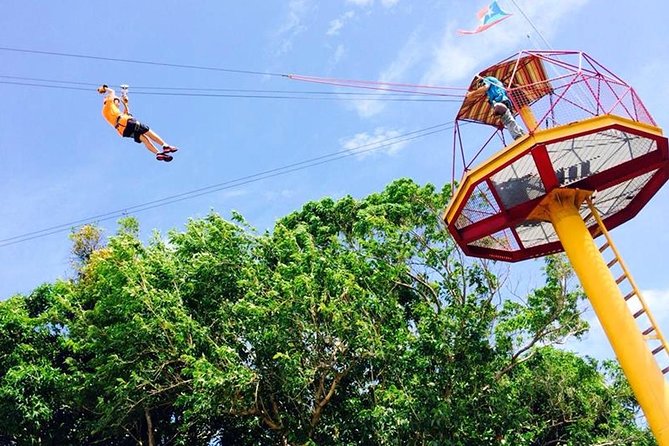 Rainforest Zipline in Foothills of the National Rainforest - Gear fitting and the first safety talk