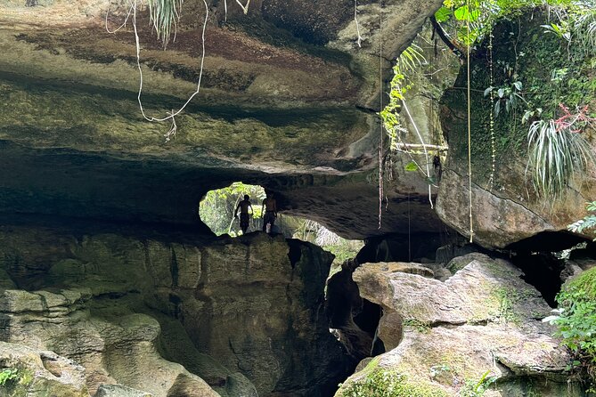 River Cave Swimming with TRANSPORTATION - Rock jumps and the choice to keep it easy