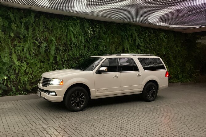 Roundtrip-Transfer from: SJU Airport,Cruises and Hotels in Puerto Rico LuxurySUV - What the private SUV ride feels like