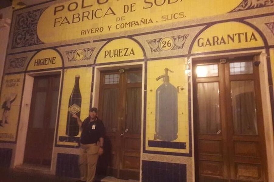 San Juan: Ghosts and Spooky History Walking Tour - La Fortaleza and the city’s power stories