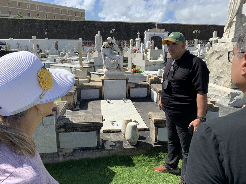 San Juan: Ghosts and Spooky History Walking Tour - Hotel El Convento and the most famous haunting