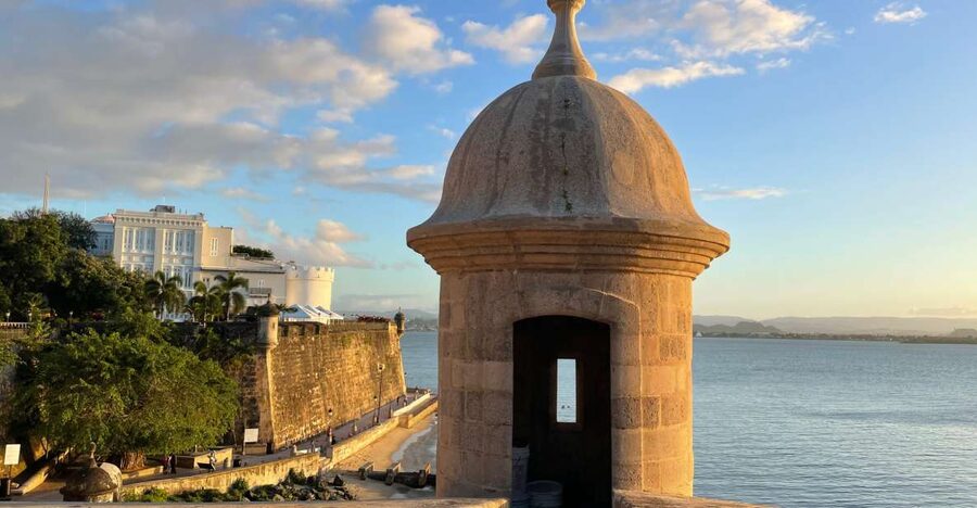 San Juan: Old Town Sunset Walking Tour - Starting at Plaza Colón and reading the city’s plazas