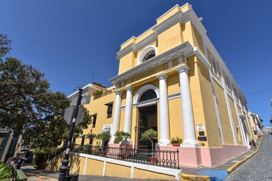 San Juan: Walking Tour with Expert Guide - Plaza del Quinto Centenario and the colorful streets