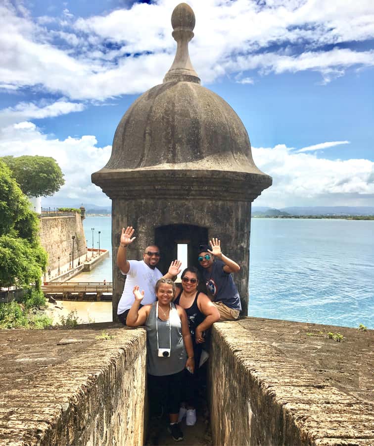 Tour de Viejo San Juan en Español - Churches, monuments, and castles along the route