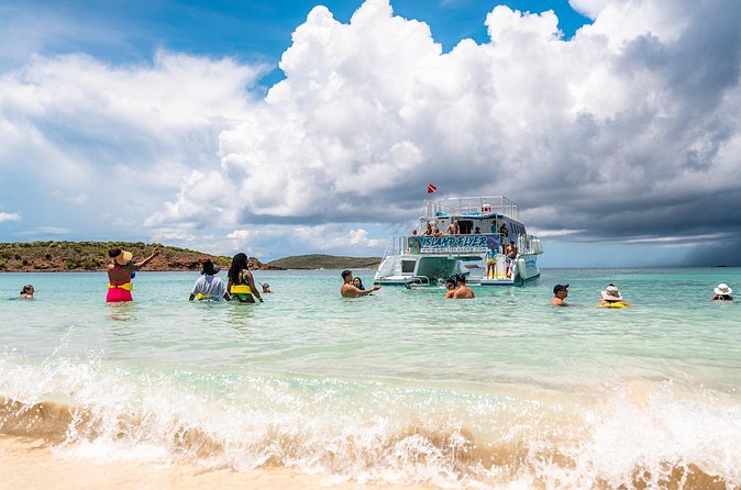 Vieques: Beach and Snorkeling Tour by Catamaran from Fajardo - The six-hour rhythm of the outing