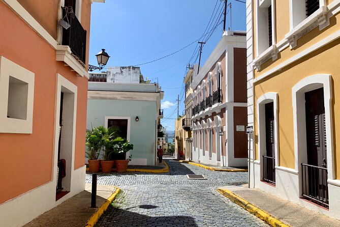Walking Guided Tour of History and Myths of Old San Juan - La Fortaleza and the power of government
